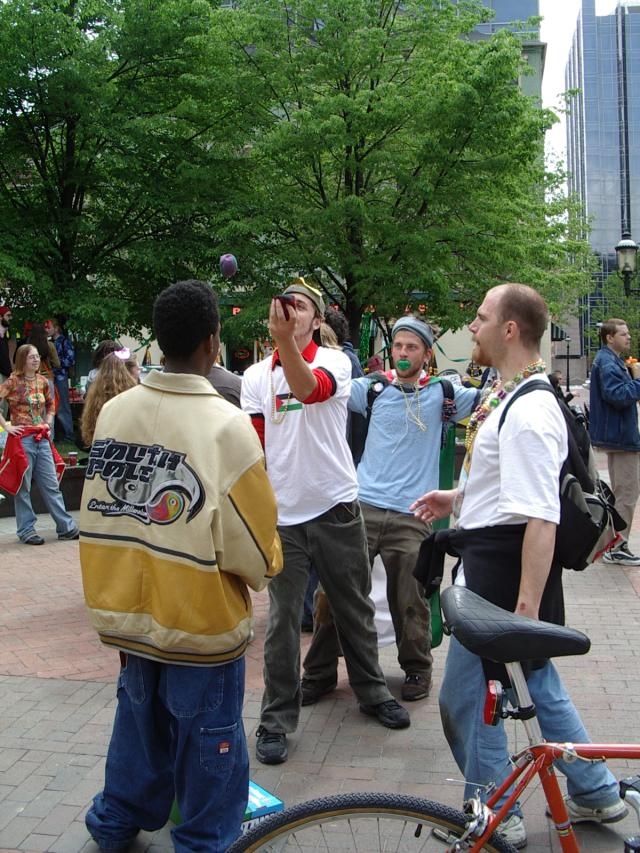 Juggling...