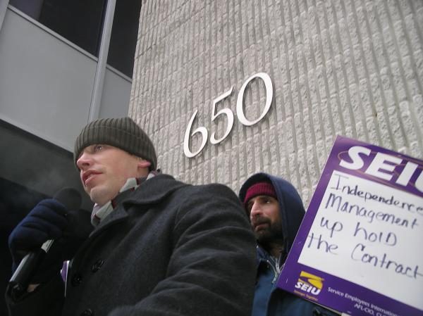 Union employees addr...