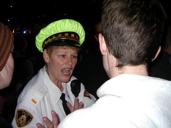 Police Captain negot...
